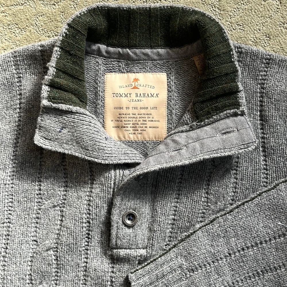 Tommy Bahama men’s wool blend sweater - like new condition size L
